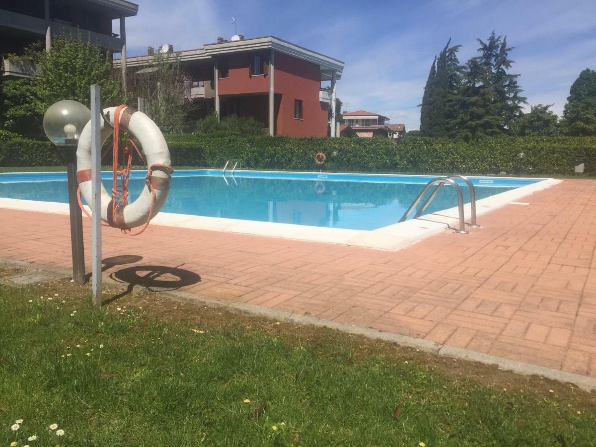 Casa Palazzo Lägenhet Desenzano del Garda Exteriör bild