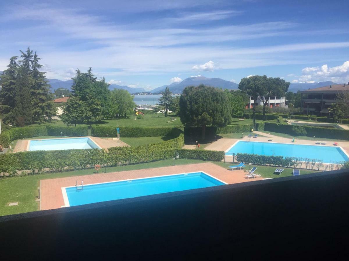 Casa Palazzo Lägenhet Desenzano del Garda Exteriör bild