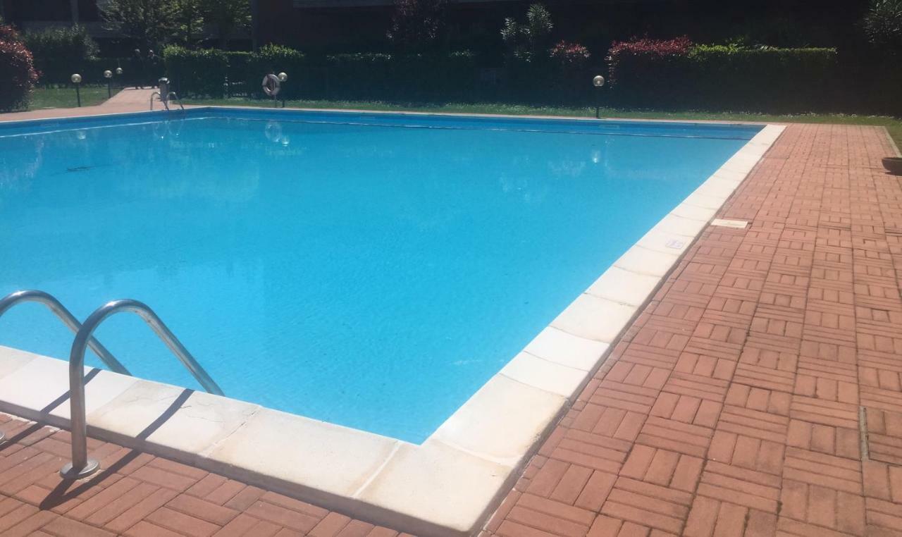 Casa Palazzo Lägenhet Desenzano del Garda Exteriör bild